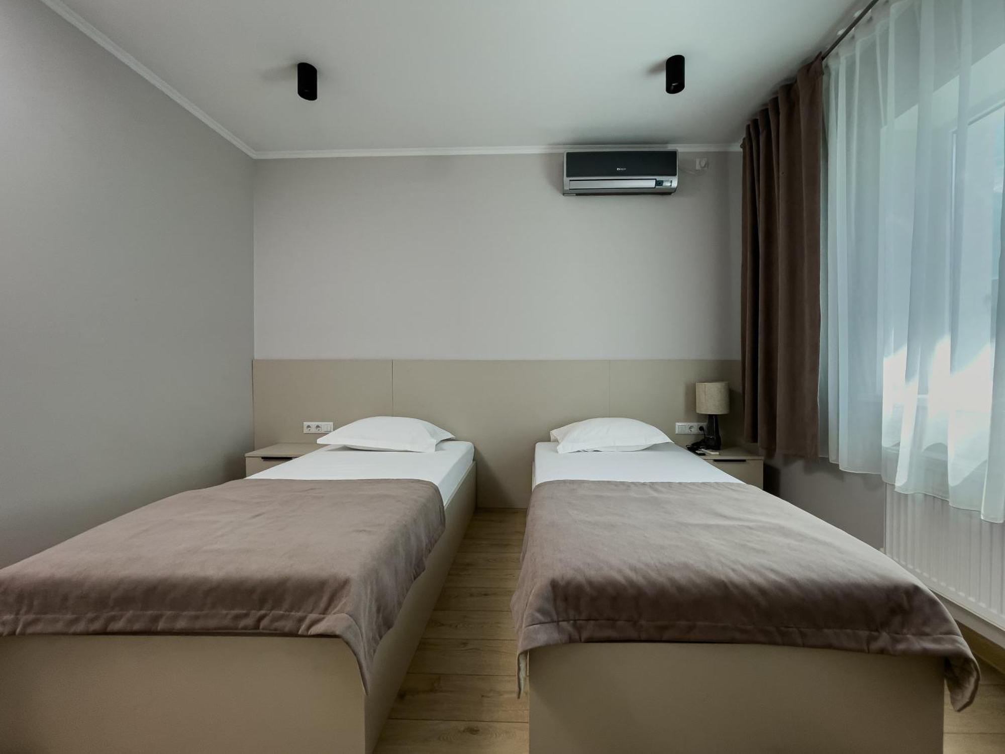 Vip Hotel Izmail Bagian luar foto