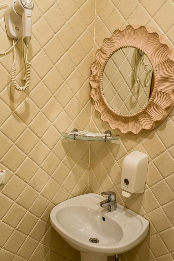 Vip Hotel Izmail Bagian luar foto