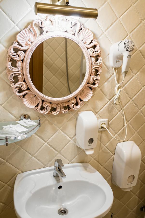 Vip Hotel Izmail Bagian luar foto