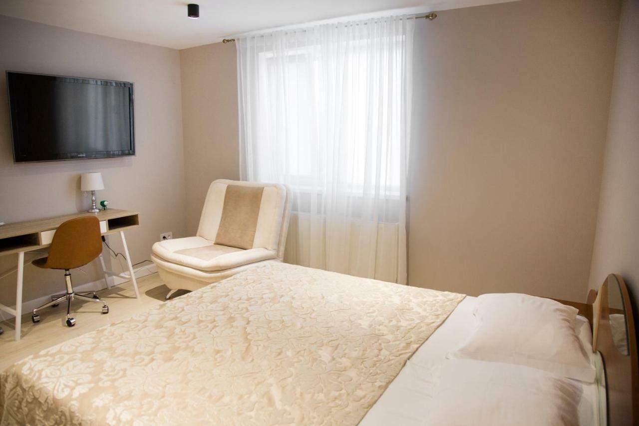 Vip Hotel Izmail Bagian luar foto