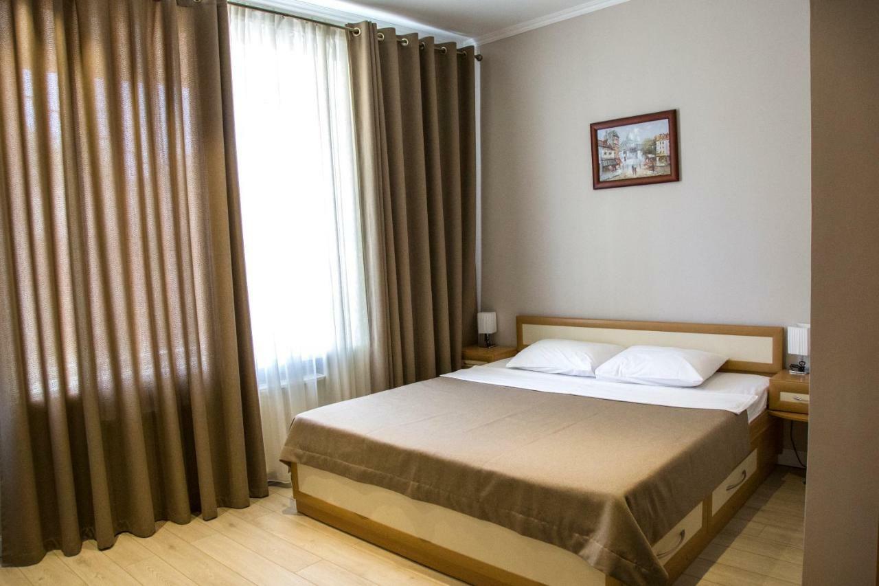 Vip Hotel Izmail Bagian luar foto